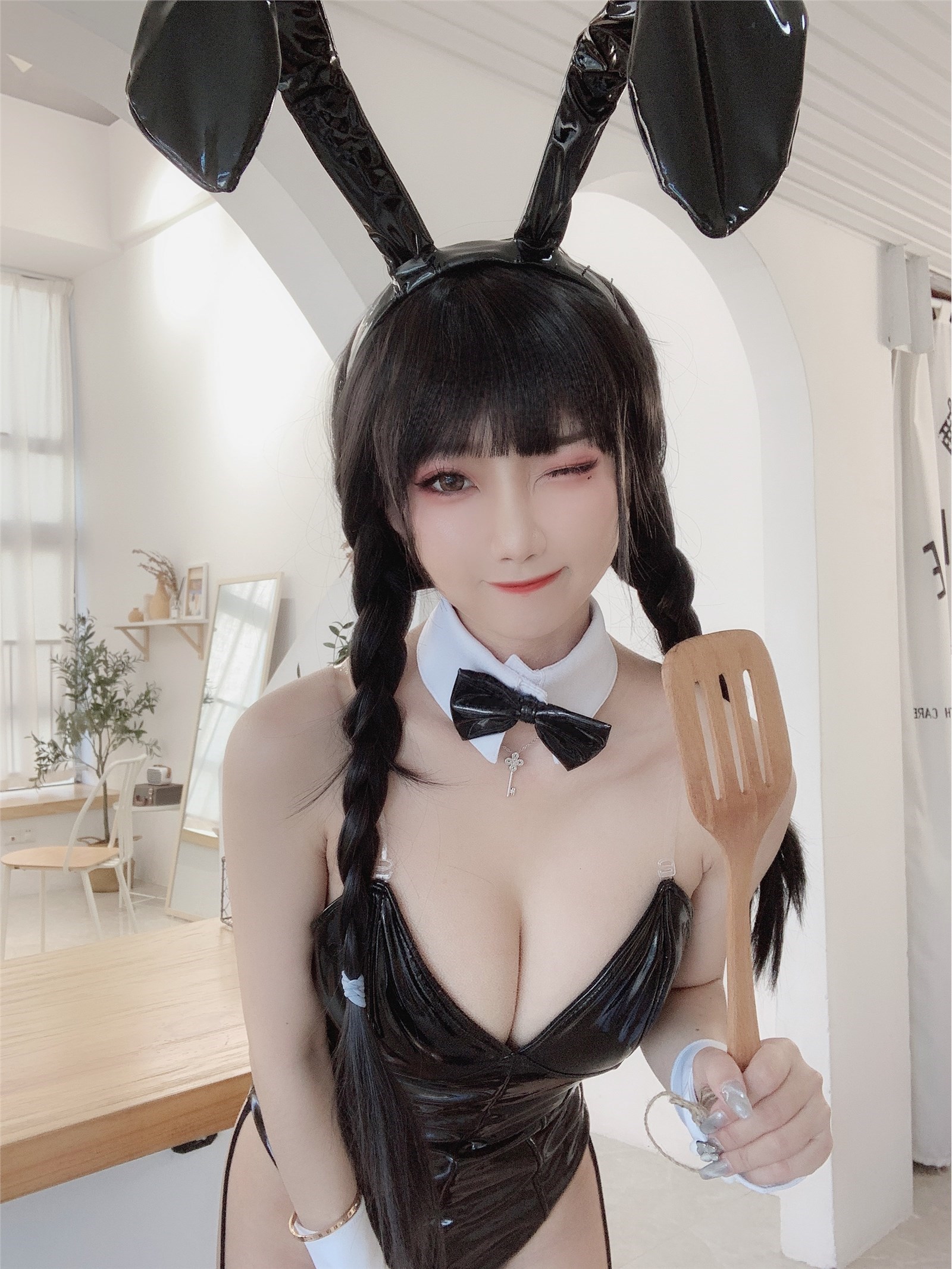 Is the ghost animal Yao in the Black Bunny(7)